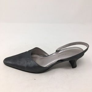 ANN TAYLOR GREY BLOCK HEELS 8M